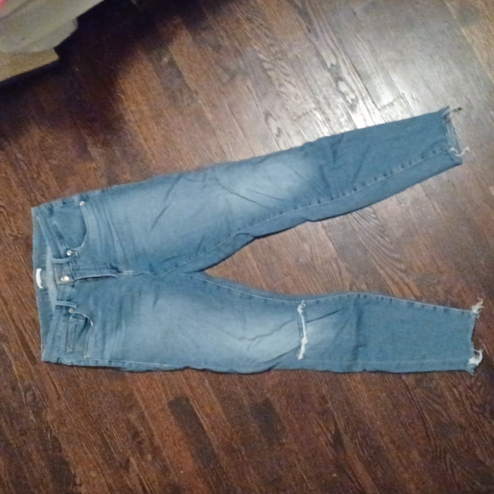 Good American Cropped Raw Hem Distressed Skinny Jeans - Picture 2 of 4